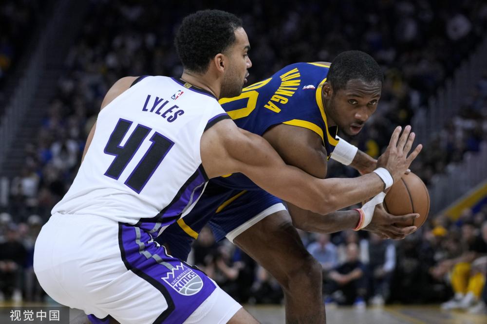 现两人在半 现两人在半